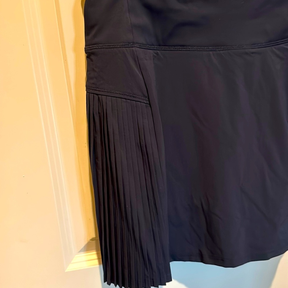 Athleta Navy Pleated Skirt Medium EUC